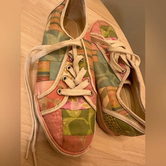 COACH VINTAGE PATCHWORK CANVAS AND LEATHER SNEAKERS - Picture 4 of 12